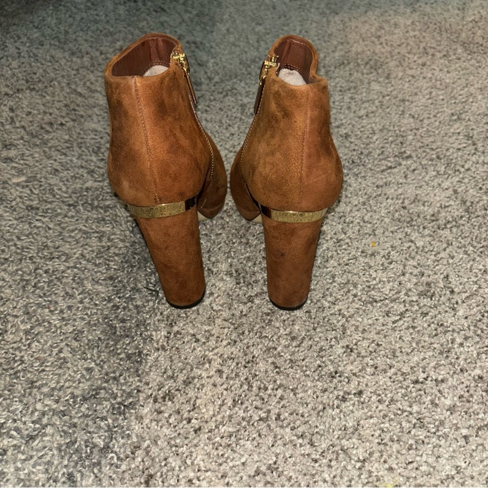 ••• SOLD ••• Michael Kors Brown Suede “Haven” Booties Size 7 - Picture 6 of 6